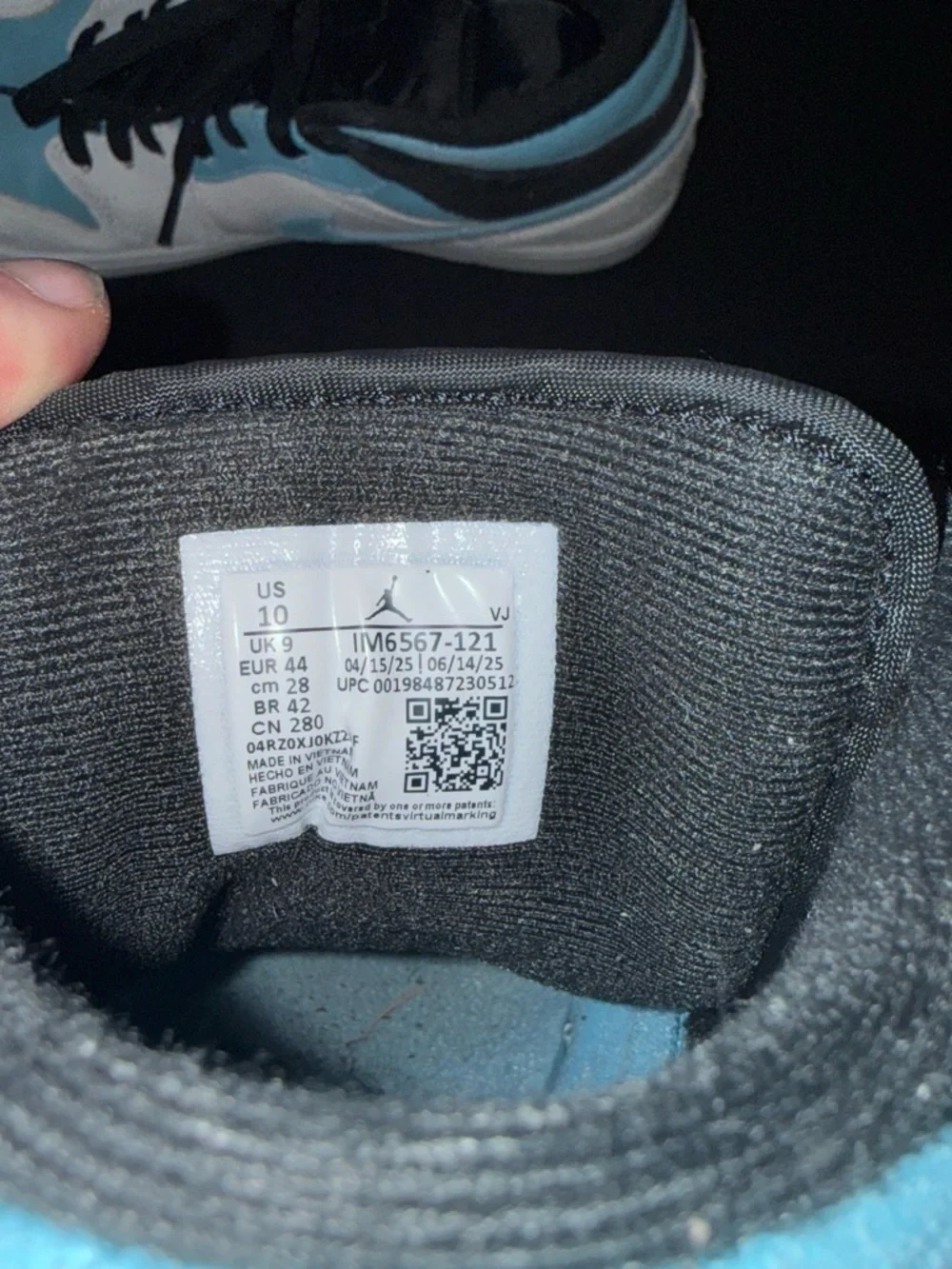 Jordan Retro High Top Sneakers - Light Blue/White/Black